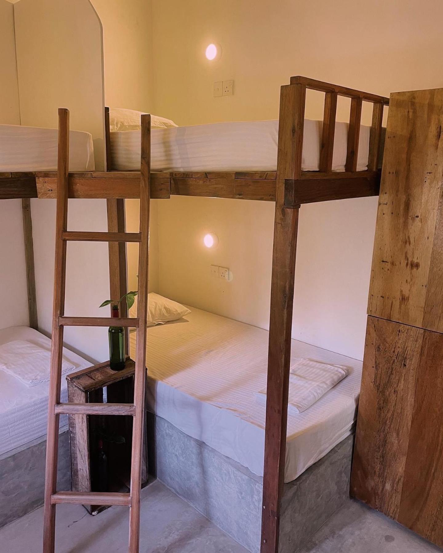 Waypoint Arugam Bay Hostel Bagian luar foto