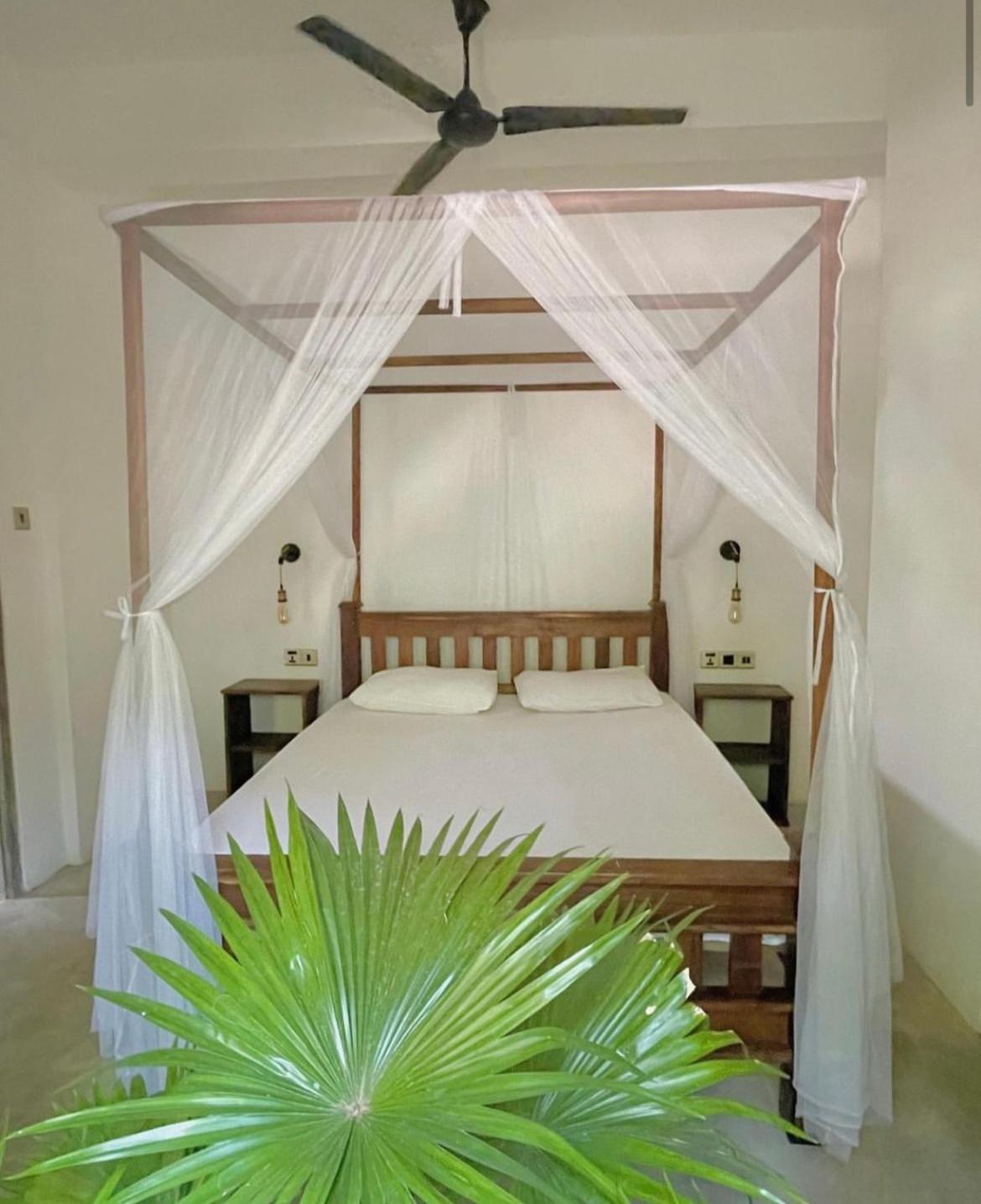 Waypoint Arugam Bay Hostel Bagian luar foto