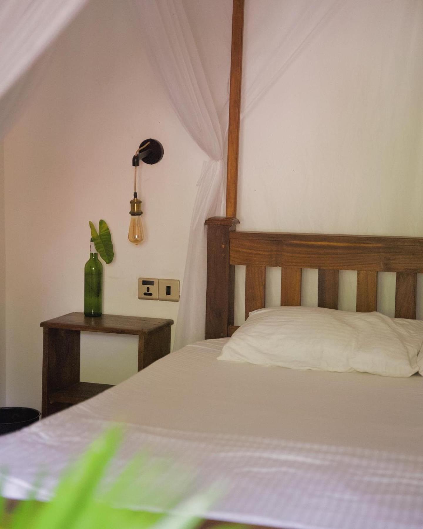 Waypoint Arugam Bay Hostel Bagian luar foto