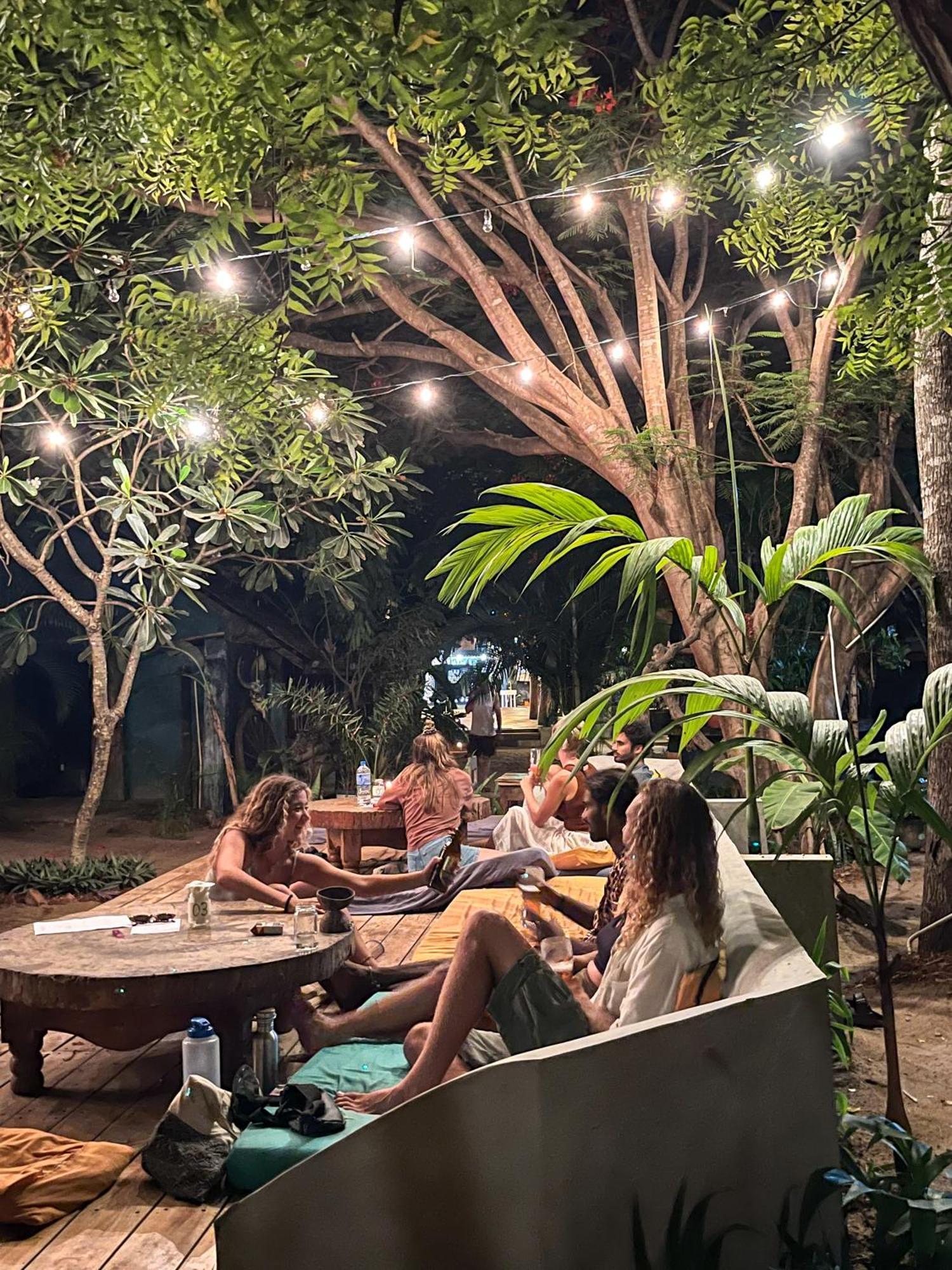 Waypoint Arugam Bay Hostel Bagian luar foto